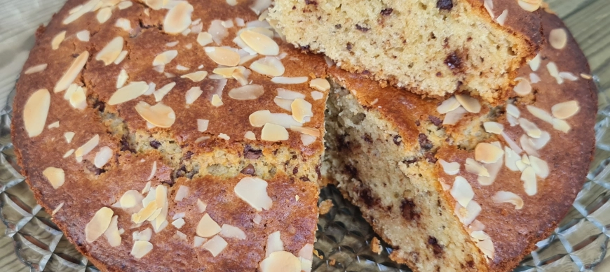 BIZCOCHO DE YOGUR Y CHOCOLATE CON LECHE