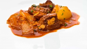 Costilla de cerdo con patatas con Thermomix®